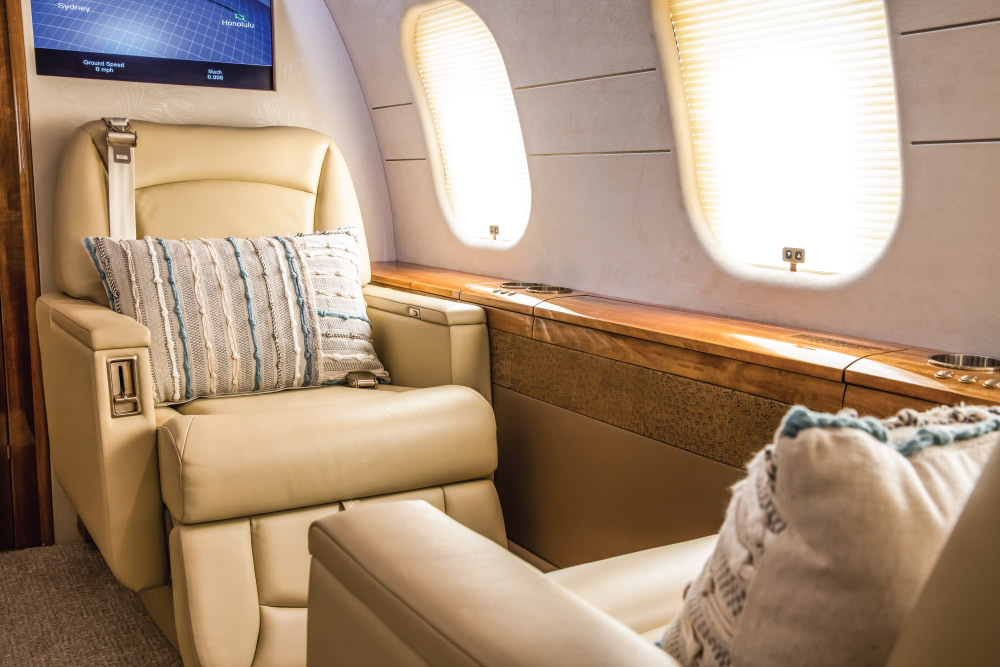 Bombardier Global Express aircraft and cabin photo 1