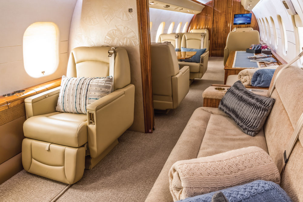 Bombardier Global Express aircraft and cabin photo 2