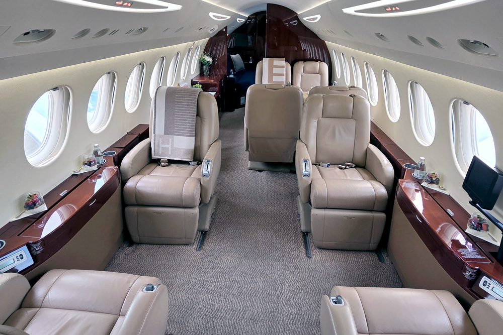 Dassault Falcon 7X interior 3