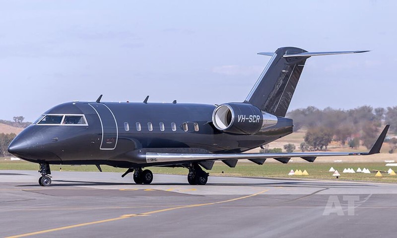 2003 Bombardier Challenger 604 — Exterior